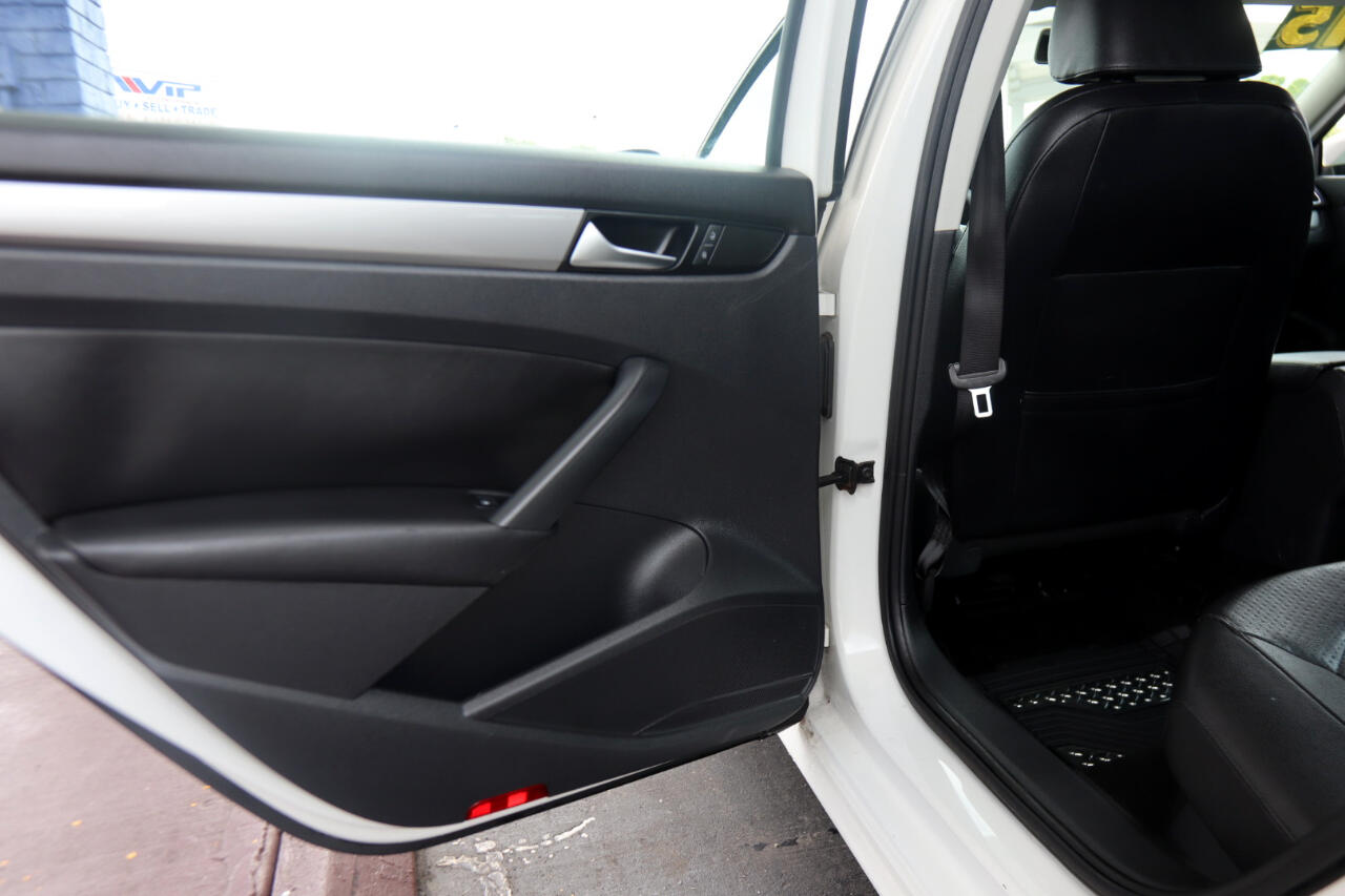 2015 Volkswagen Passat 1.8T S Image 39 of 42