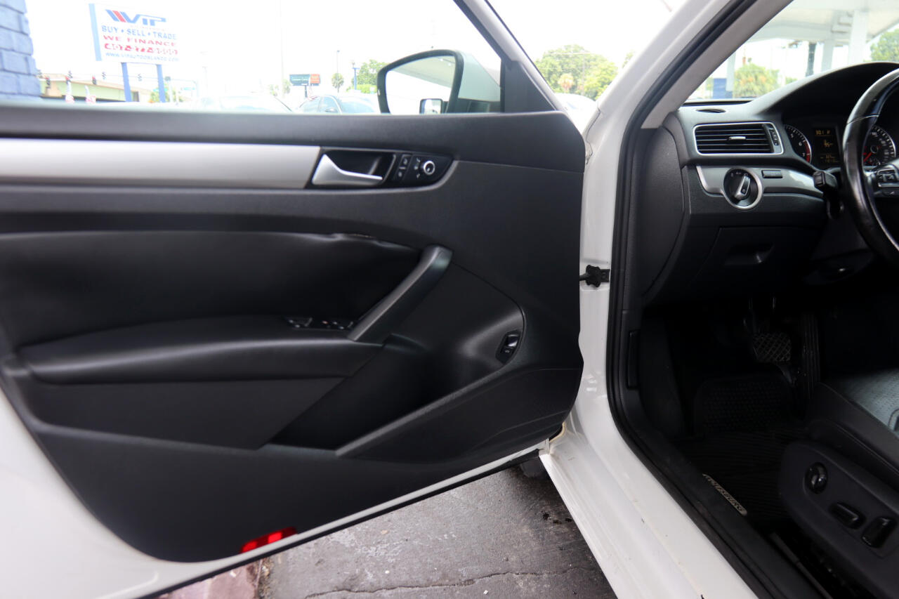 2015 Volkswagen Passat 1.8T S Image 30 of 42