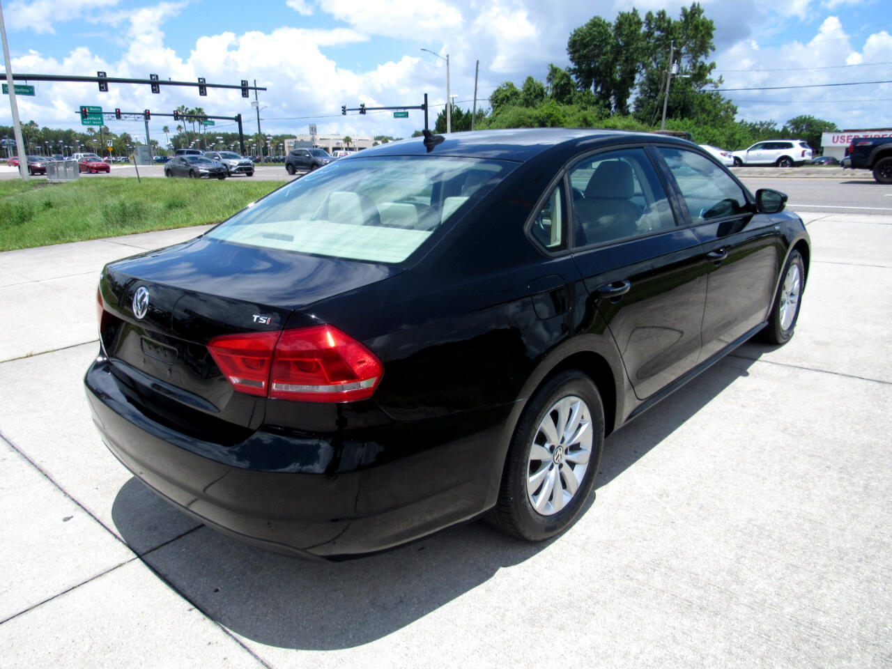 2015 Volkswagen Passat 1.8T S Image 4 of 53