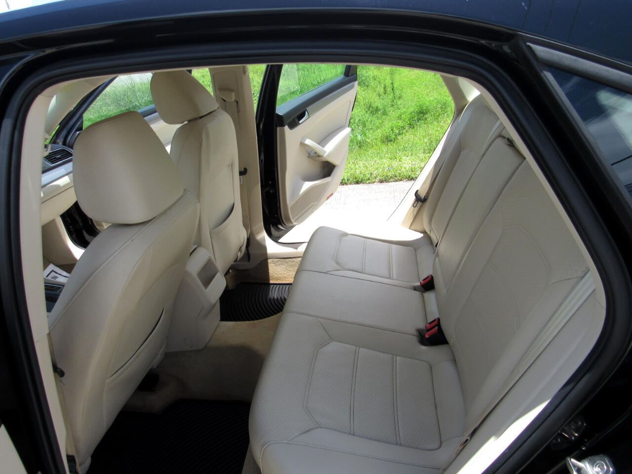 2015 Volkswagen Passat 1.8T S Image 25 of 53
