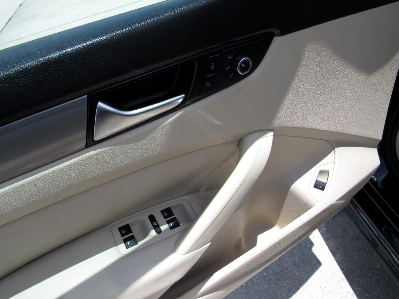 2015 Volkswagen Passat 1.8T S Image 40 of 53