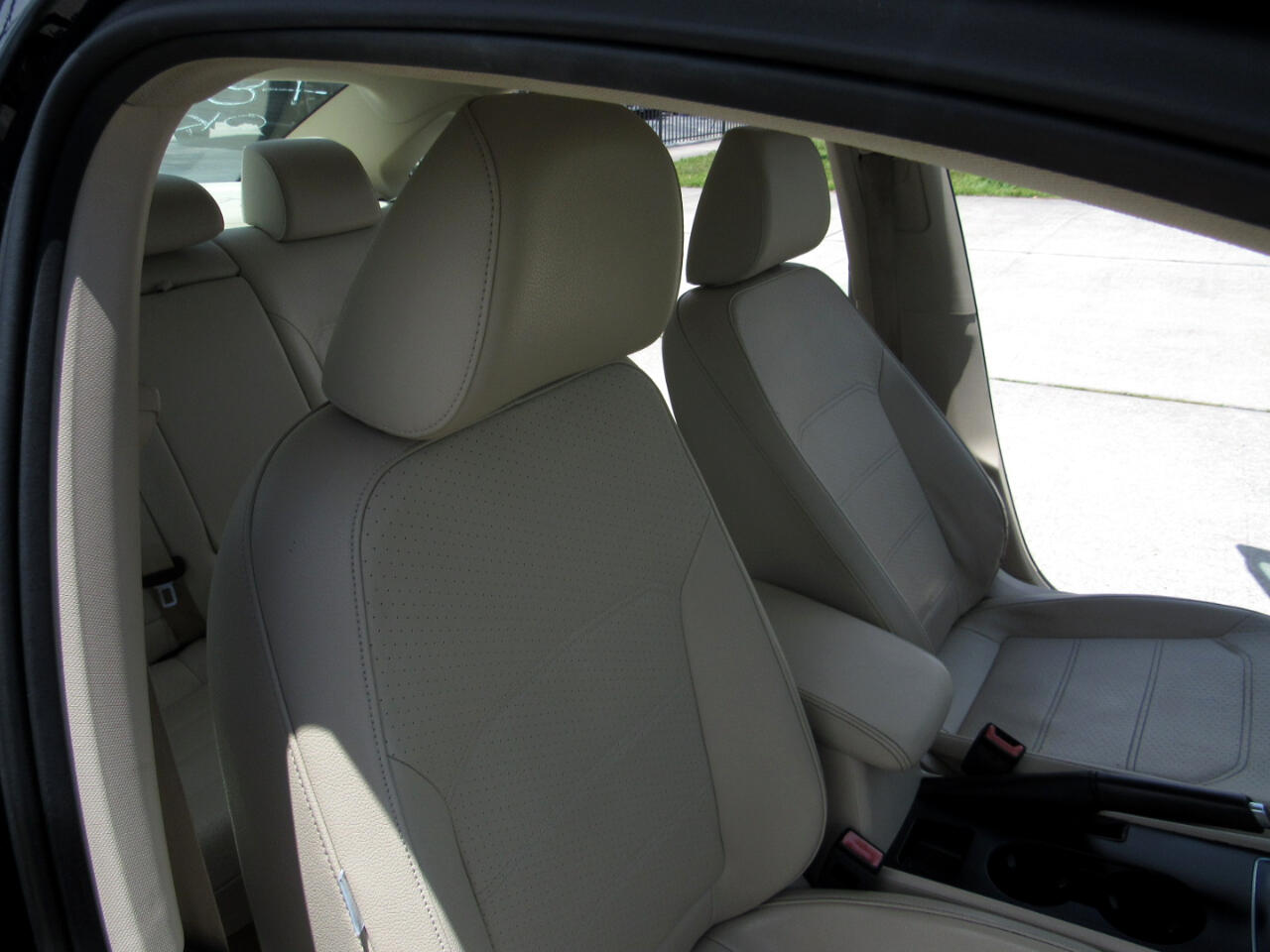 2015 Volkswagen Passat 1.8T S Image 16 of 53
