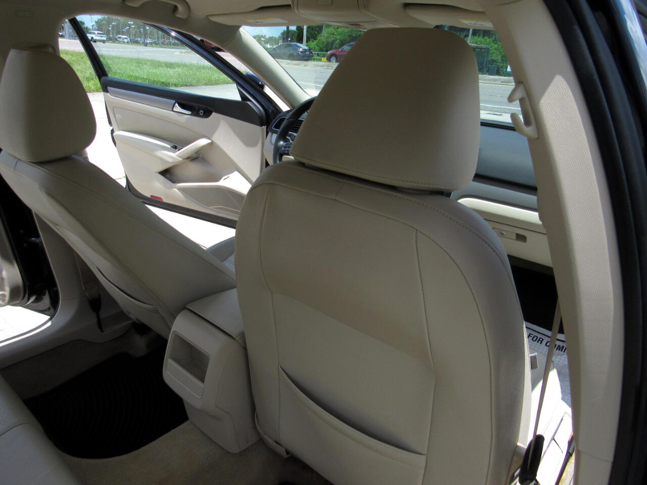 2015 Volkswagen Passat 1.8T S Image 17 of 53