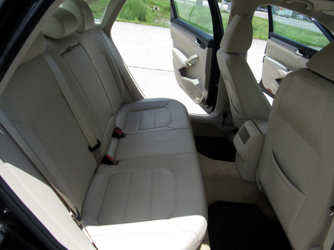 2015 Volkswagen Passat 1.8T S Image 14 of 53