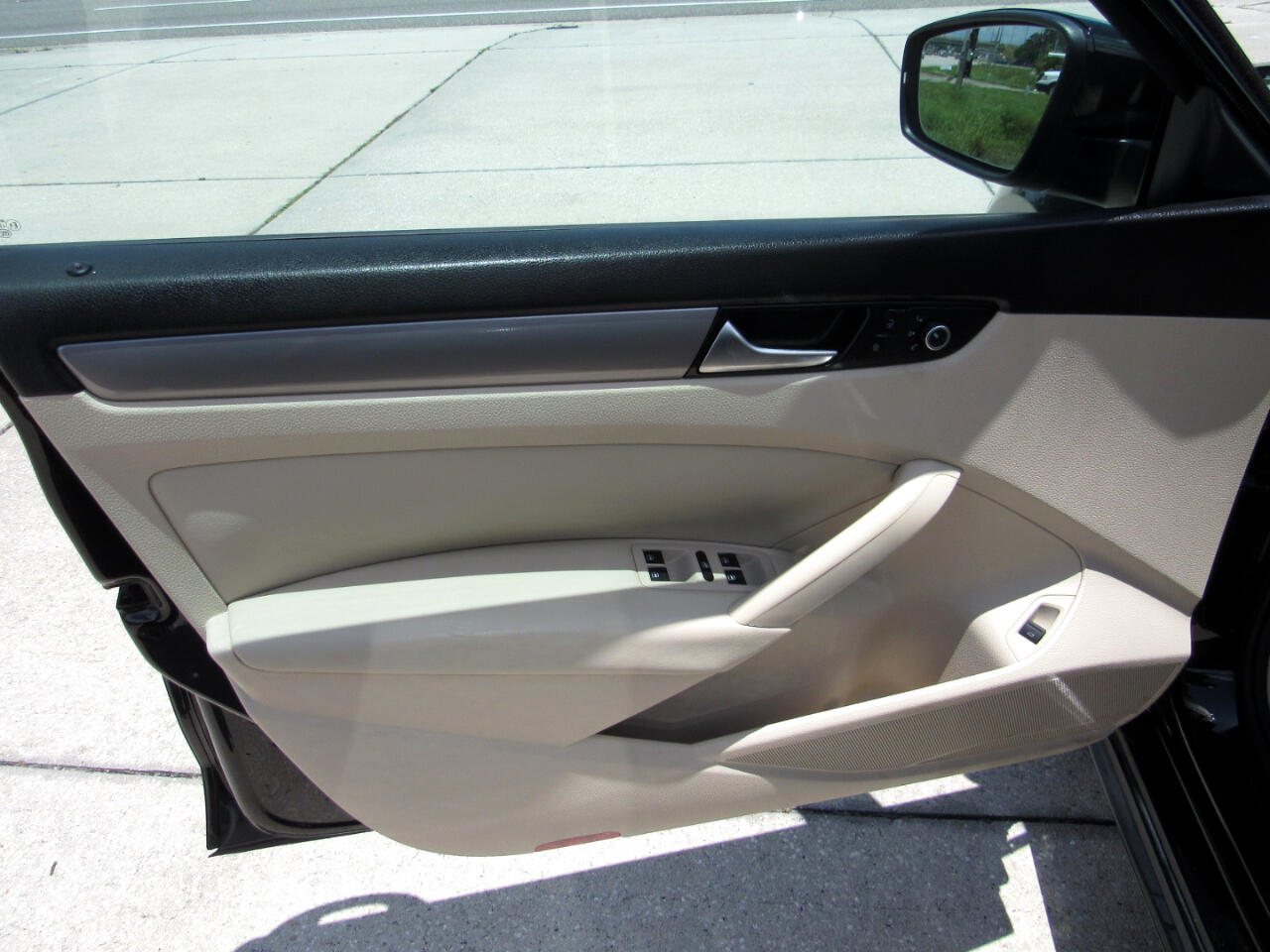 2015 Volkswagen Passat 1.8T S Image 39 of 53