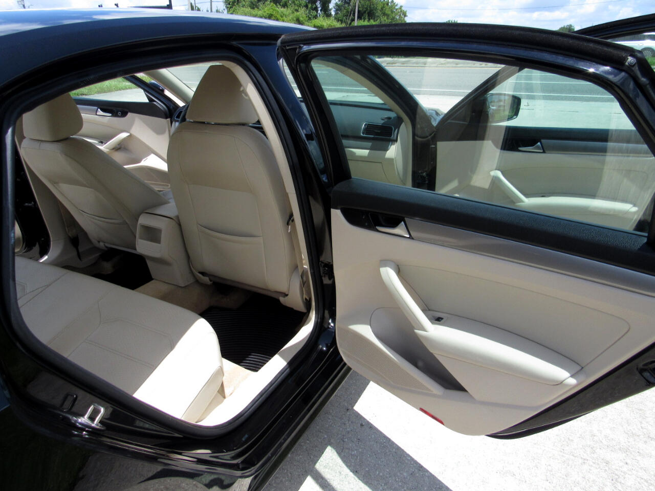 2015 Volkswagen Passat 1.8T S Image 24 of 53