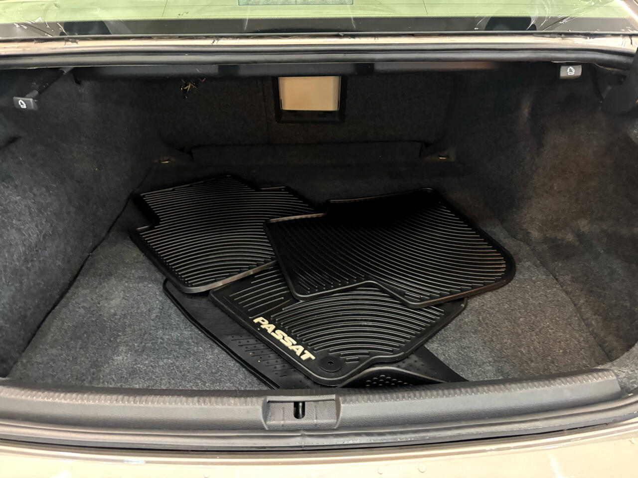 Vehicle image 14 of 30
