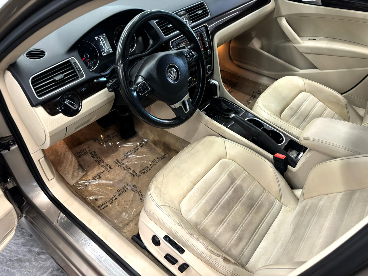 Vehicle image 17 of 30
