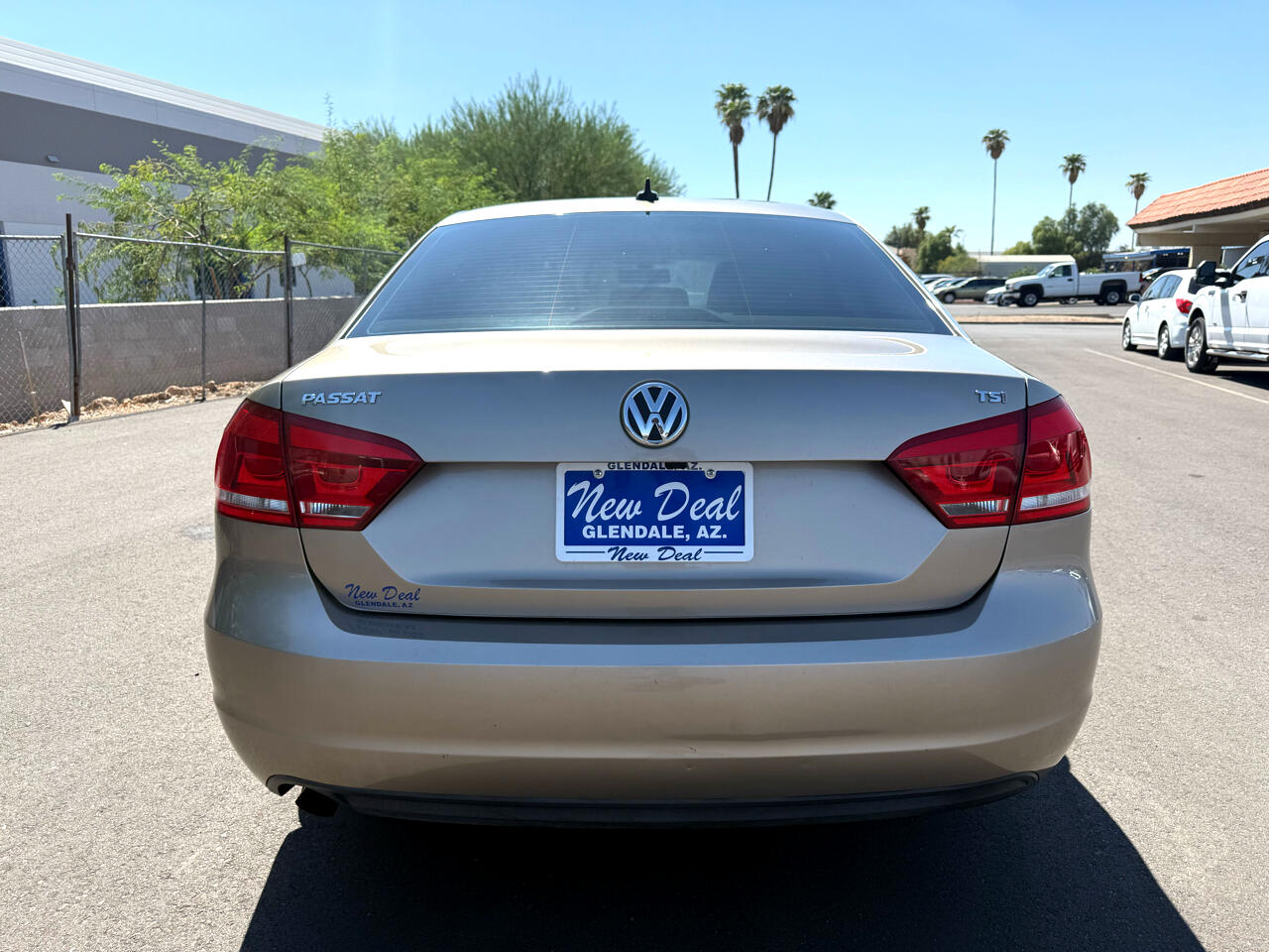 2015 Volkswagen Passat 1.8T Limited Image 6 of 13