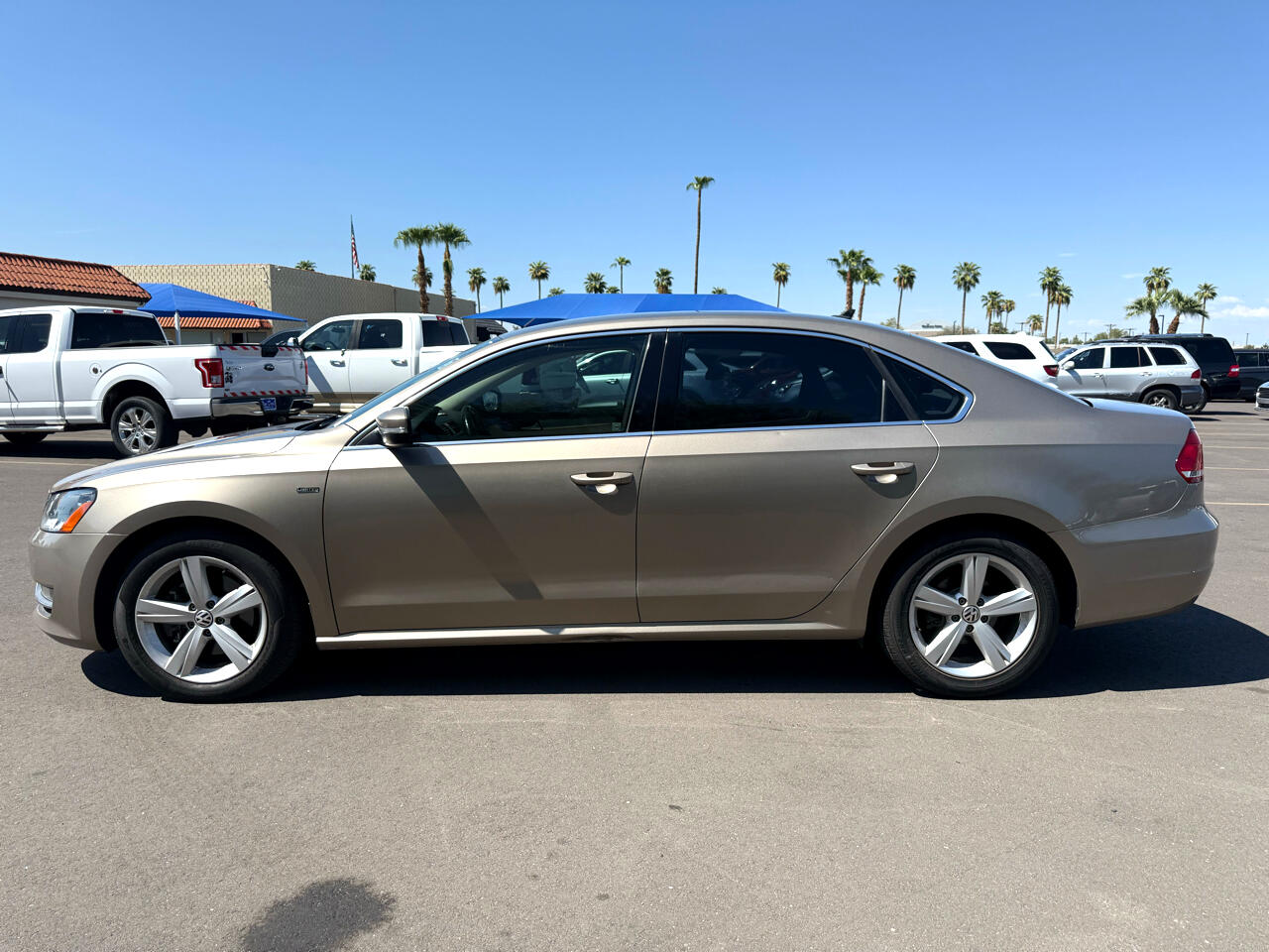 2015 Volkswagen Passat 1.8T Limited Image 8 of 13