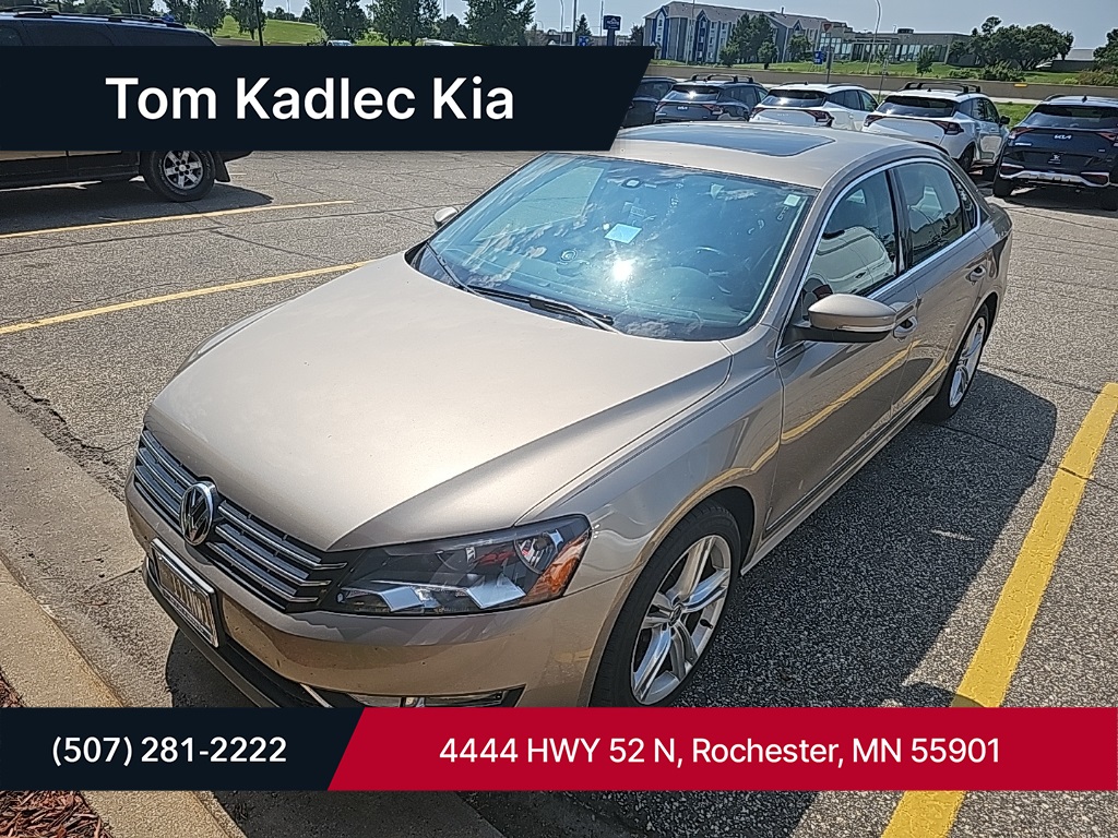 2015 Volkswagen Passat 2.0L TDI SE Navigation Image 1 of 2