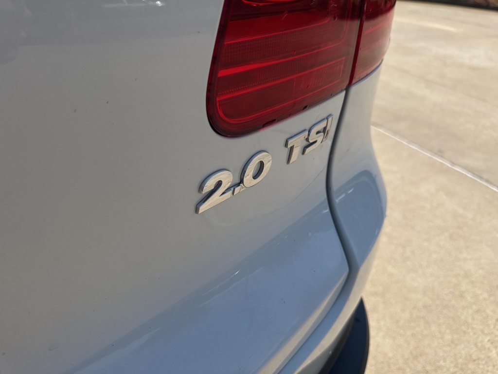 Vehicle image 9 of 21