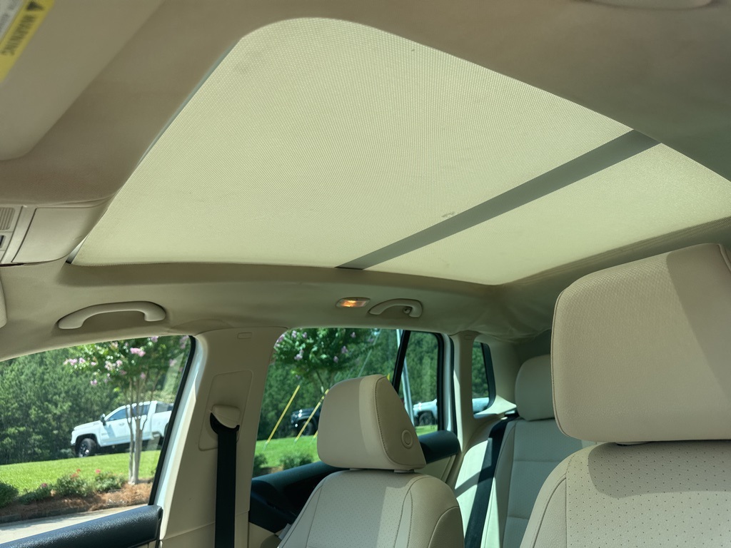Vehicle image 18 of 21