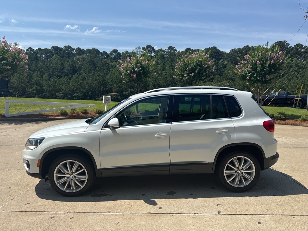 Vehicle image 8 of 21