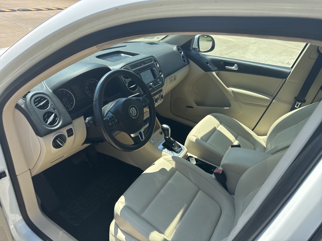Vehicle image 12 of 21