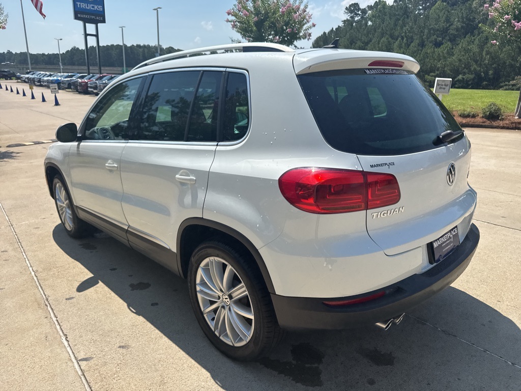 Vehicle image 7 of 21