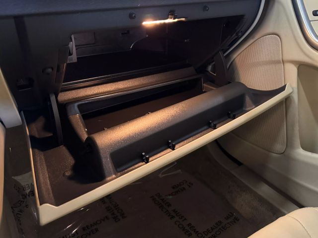 Vehicle image 21 of 25
