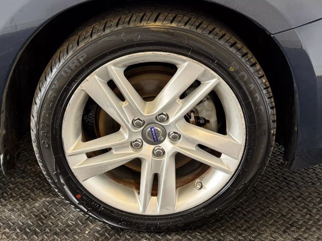 Vehicle image 10 of 25