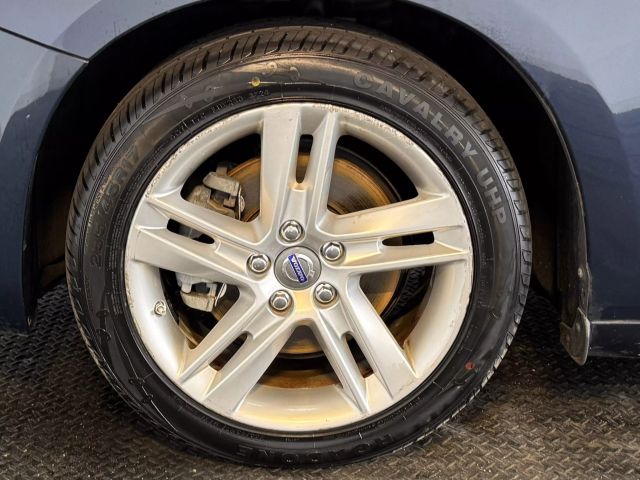 Vehicle image 9 of 25