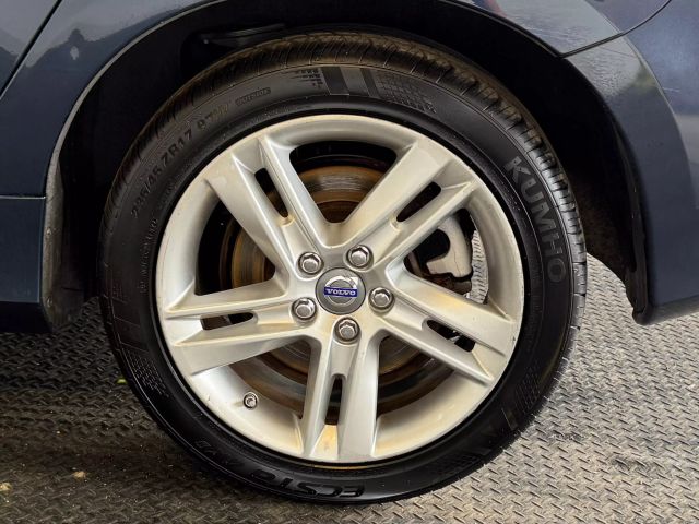 Vehicle image 8 of 25