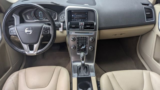 2015 Volvo XC60 3.2L Platinum Image 28 of 41