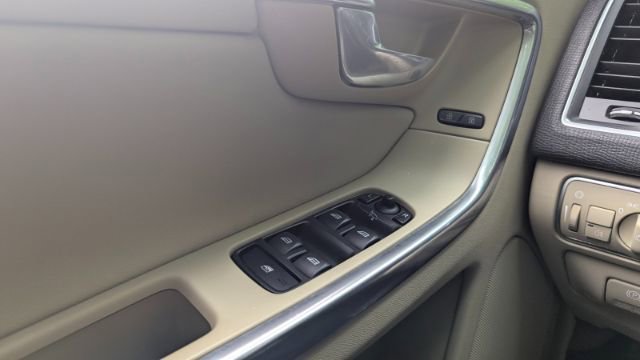 2015 Volvo XC60 3.2L Platinum Image 30 of 41