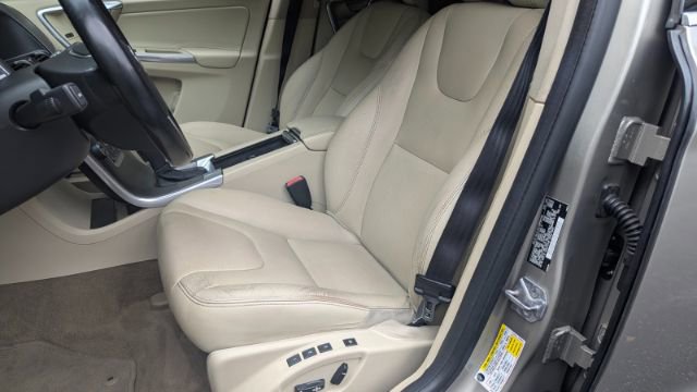 2015 Volvo XC60 3.2L Platinum Image 22 of 41