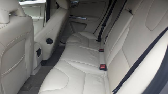 2015 Volvo XC60 3.2L Platinum Image 18 of 41