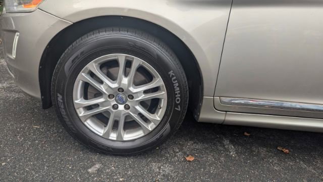2015 Volvo XC60 3.2L Platinum Image 12 of 41