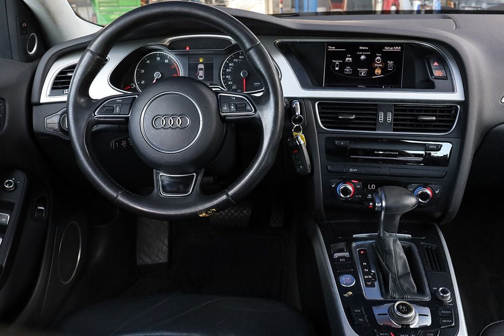 Vehicle image 19 of 34