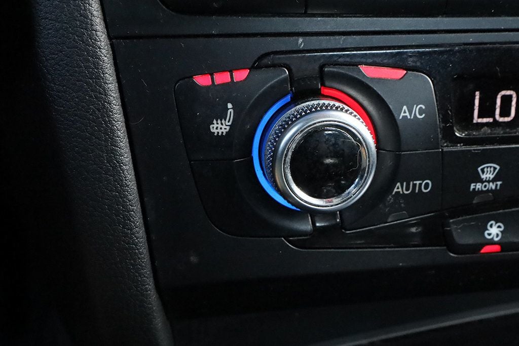Vehicle image 14 of 34