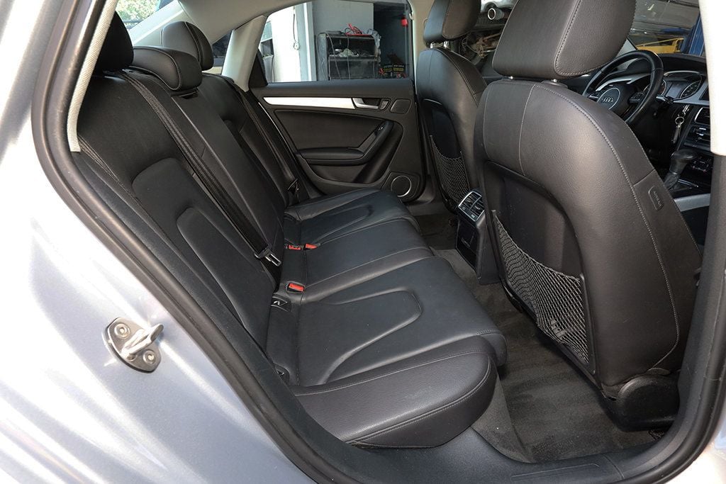 Vehicle image 17 of 34