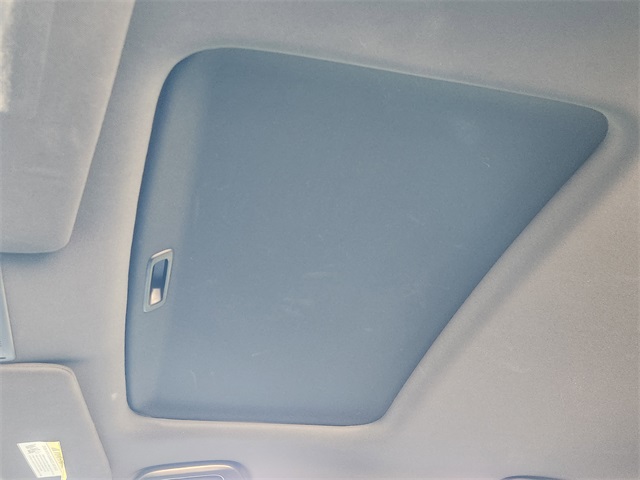 Vehicle image 20 of 23