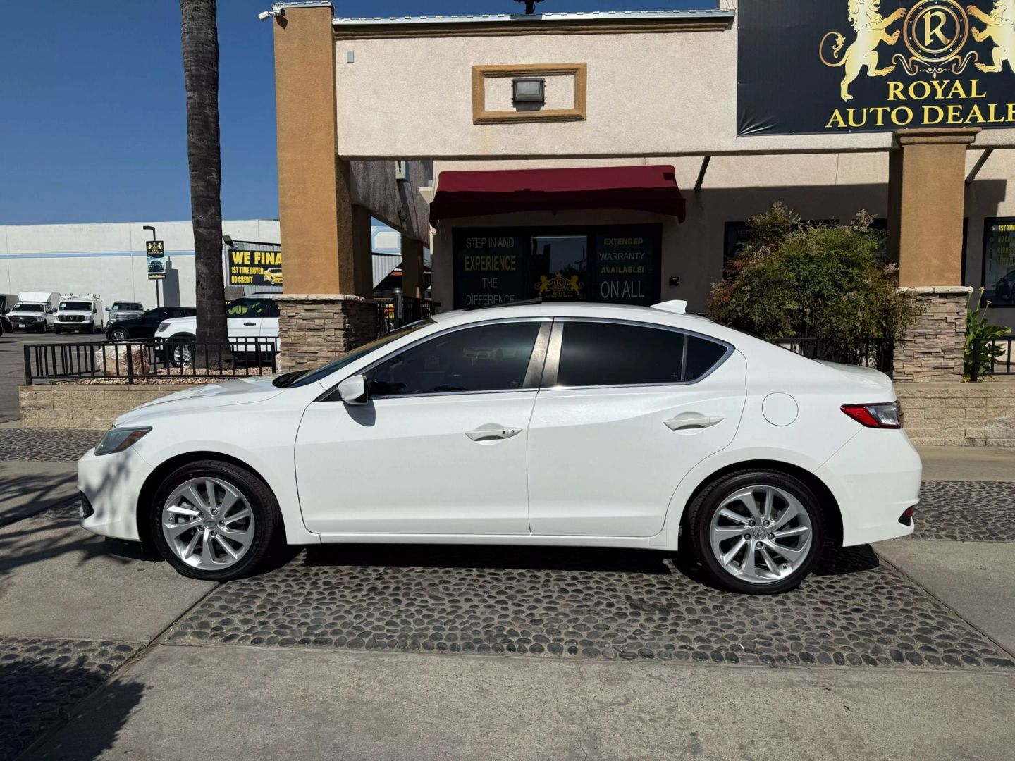 Vehicle image 8 of 31