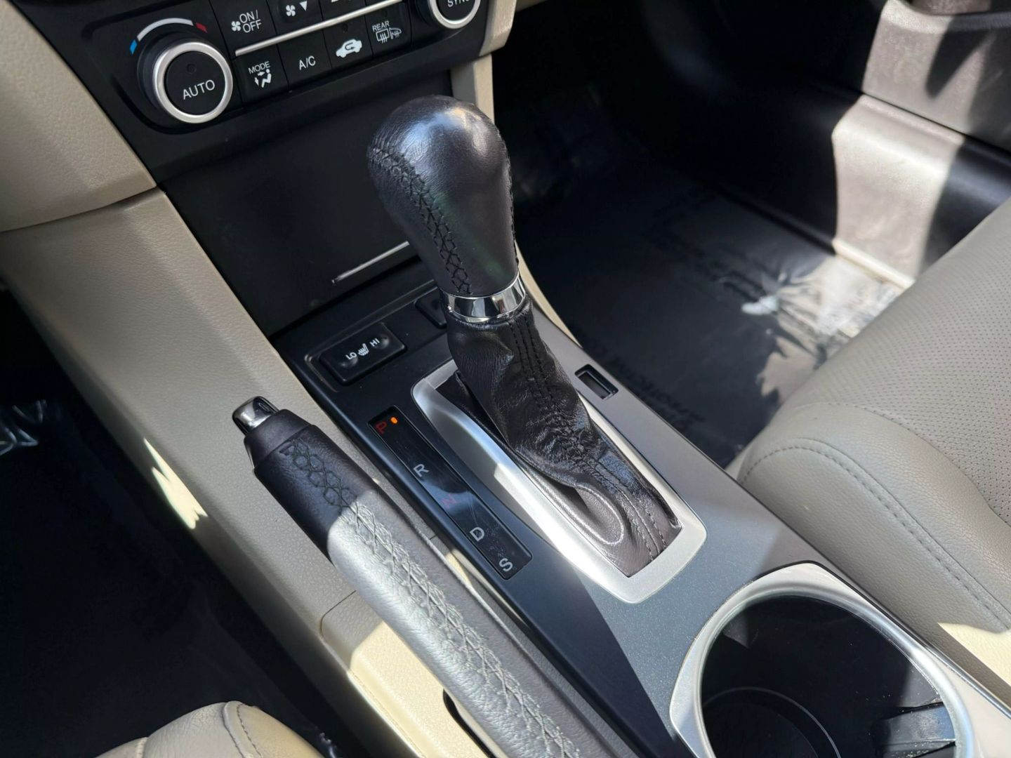 Vehicle image 21 of 31