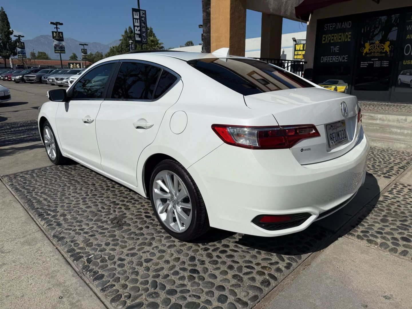 Vehicle image 7 of 31