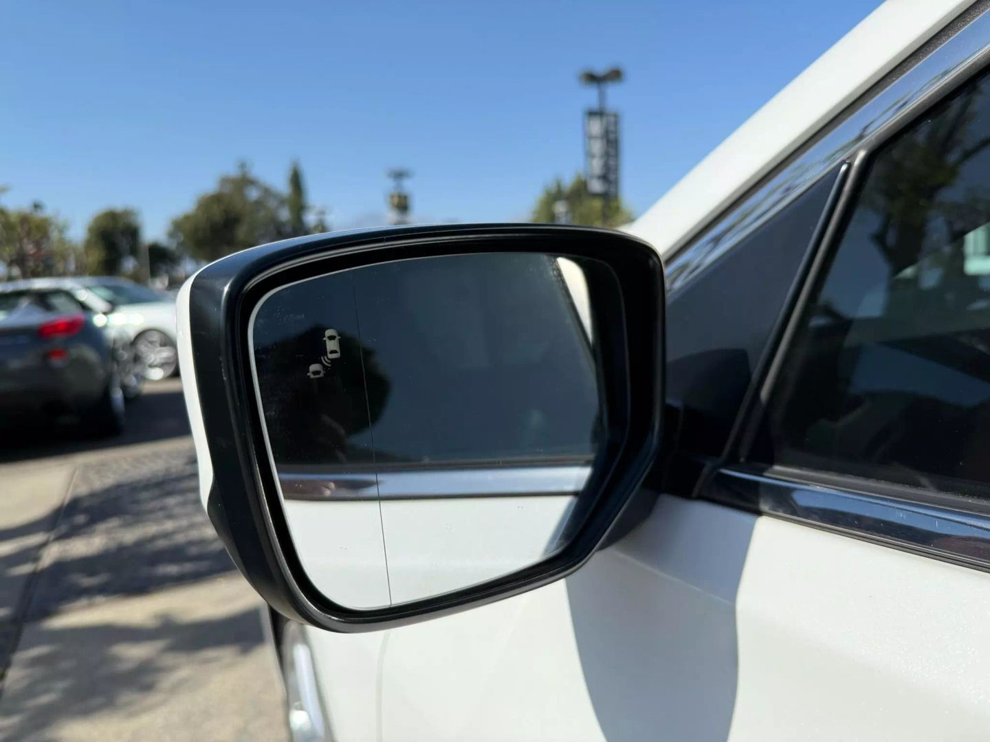 Vehicle image 11 of 31