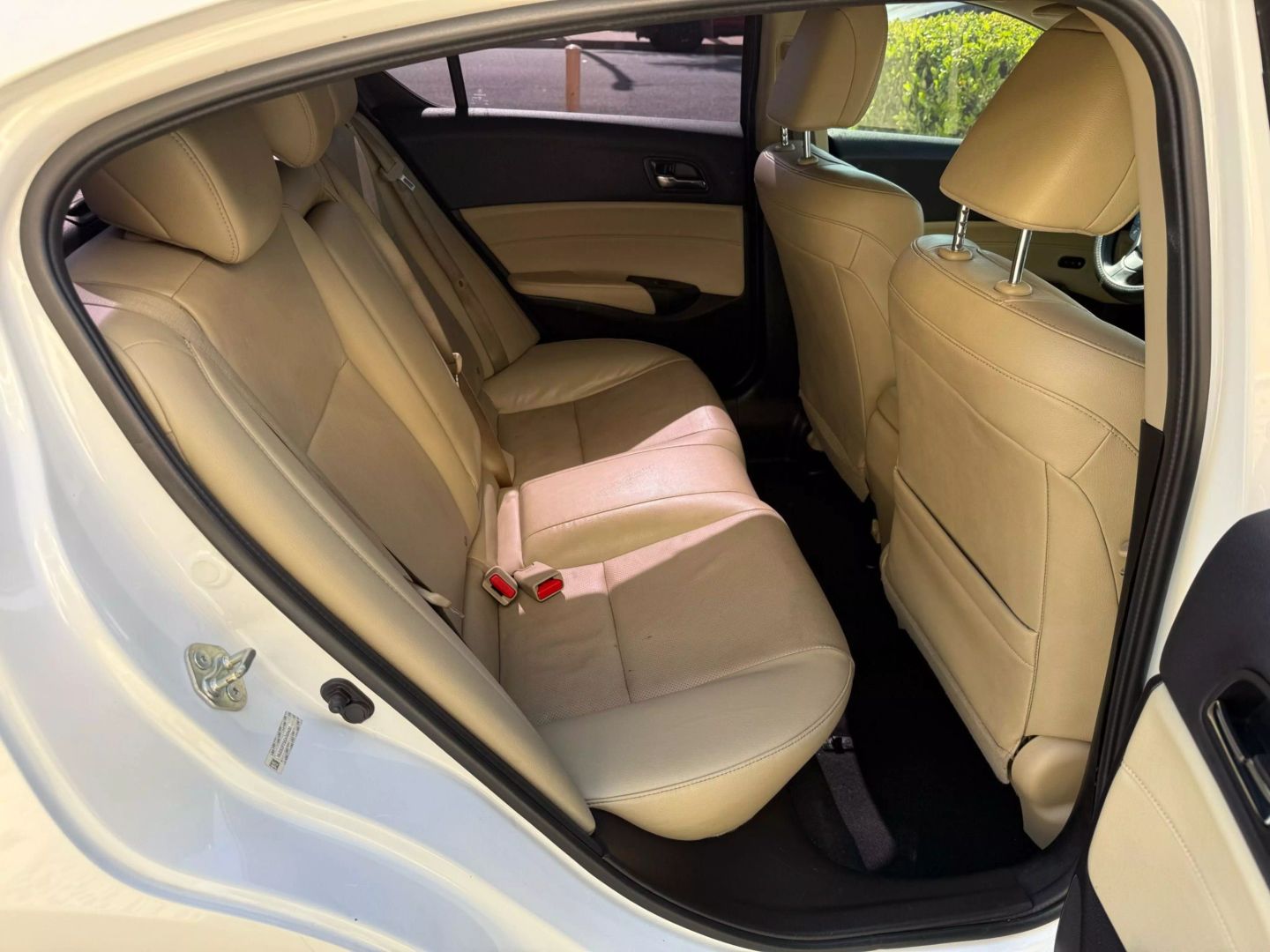 Vehicle image 18 of 31