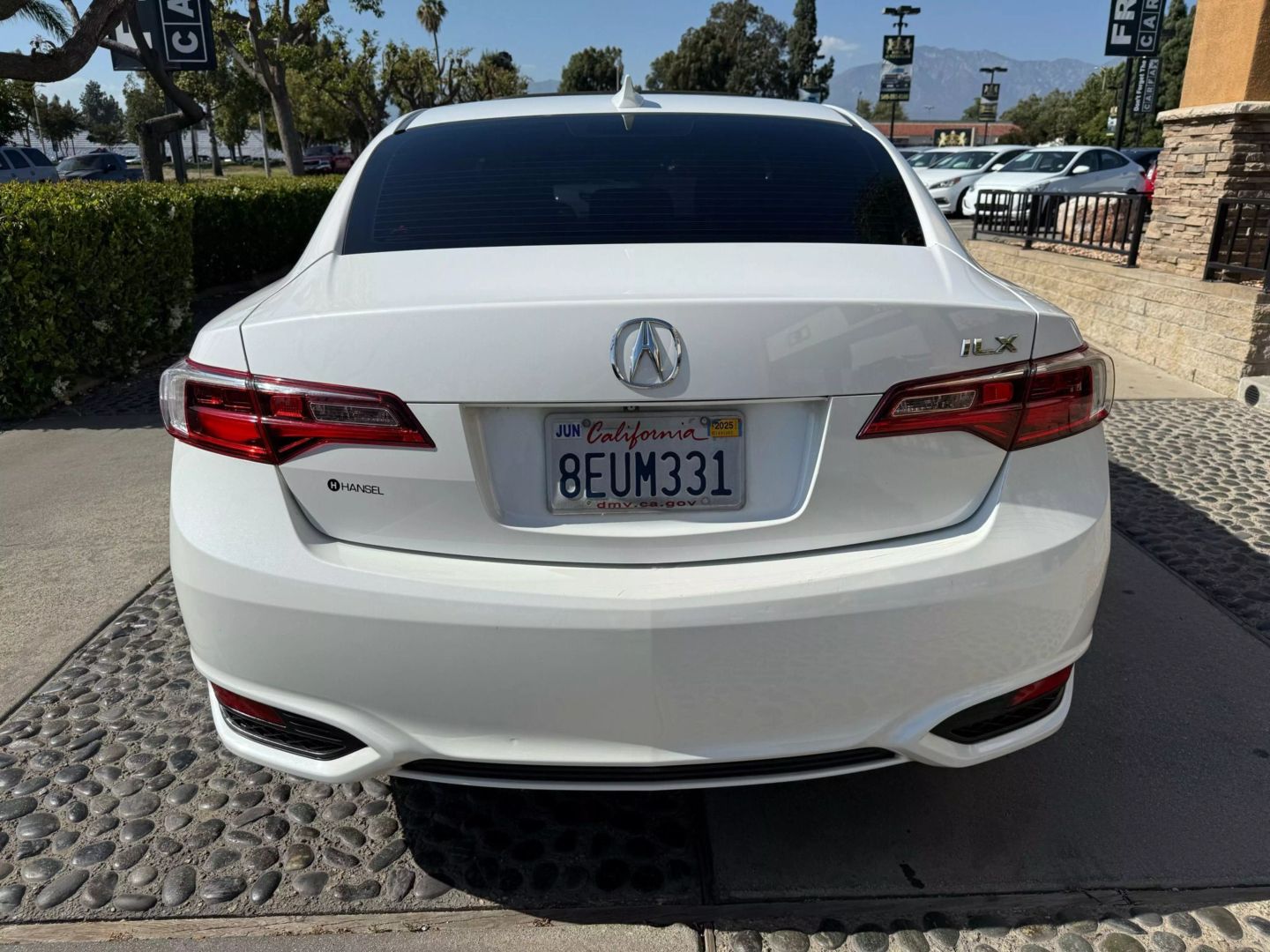 Vehicle image 9 of 31
