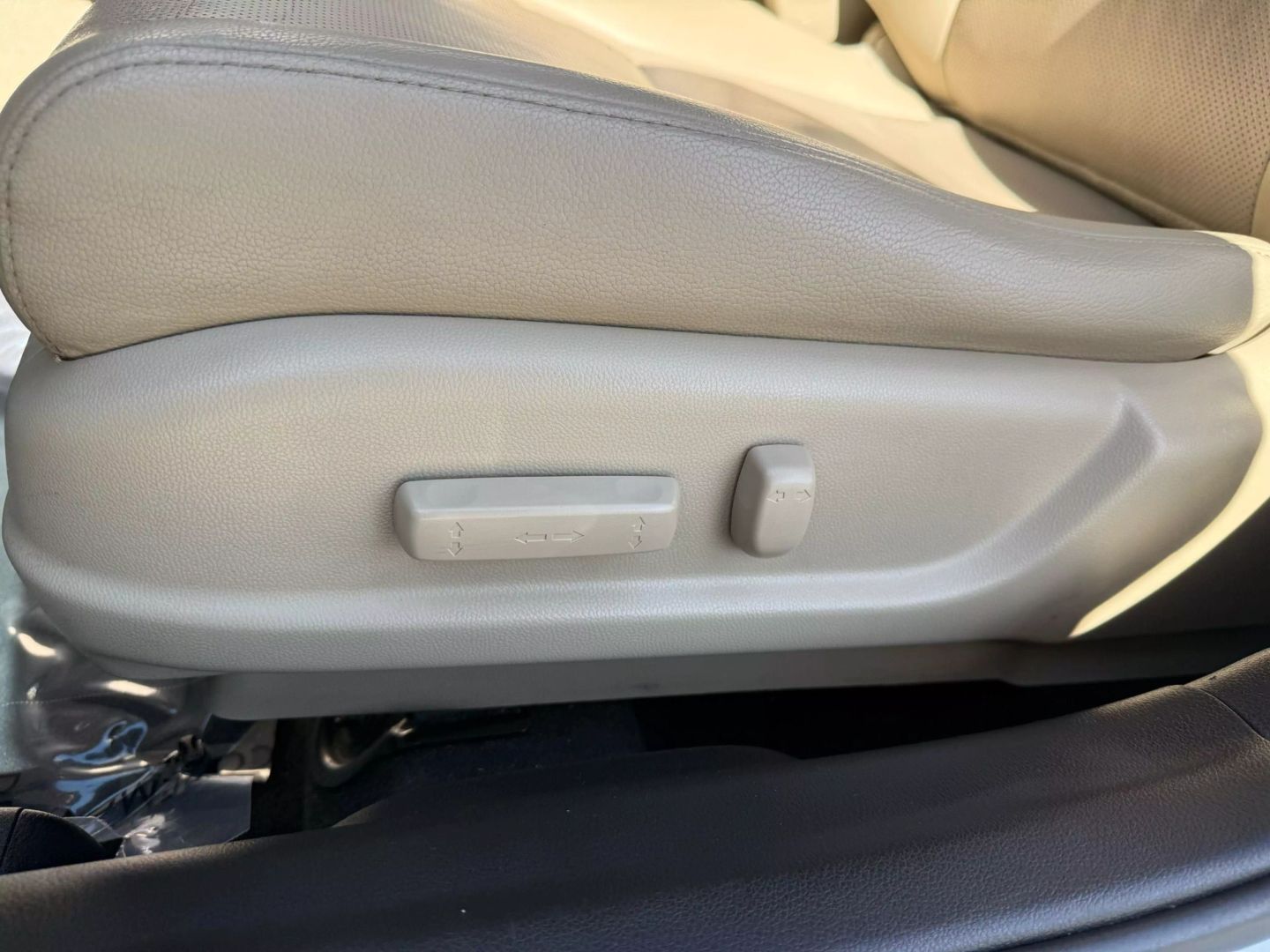 Vehicle image 13 of 31