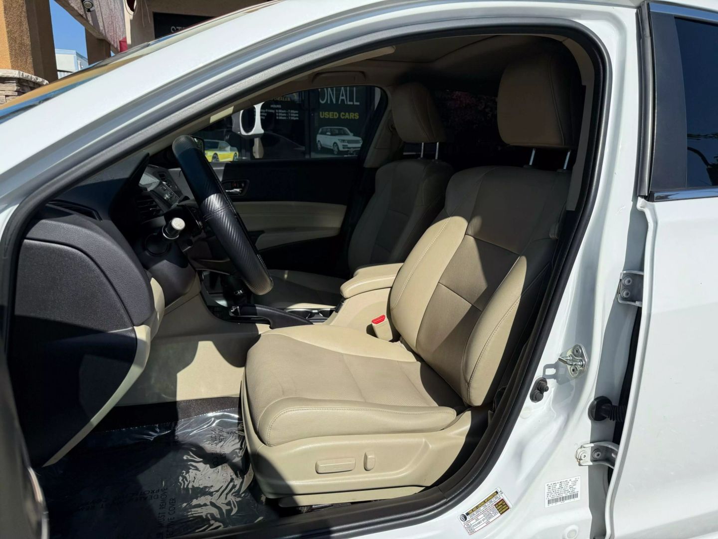 Vehicle image 12 of 31