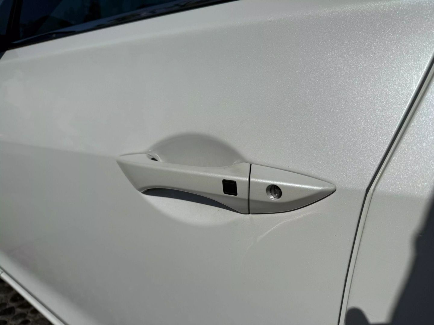 Vehicle image 10 of 31