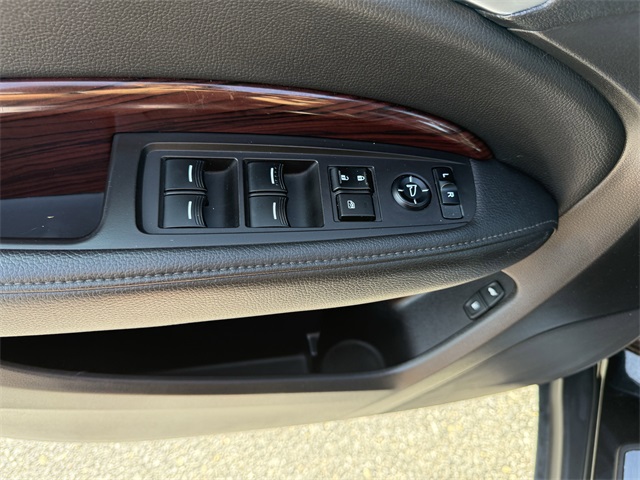 Vehicle image 21 of 27