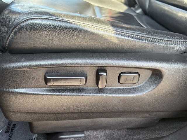 Vehicle image 26 of 27