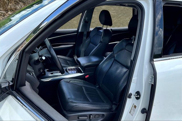 Vehicle image 12 of 34