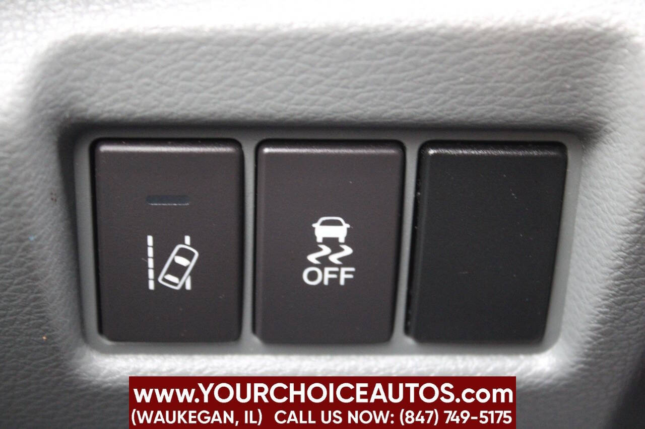 Vehicle image 35 of 49
