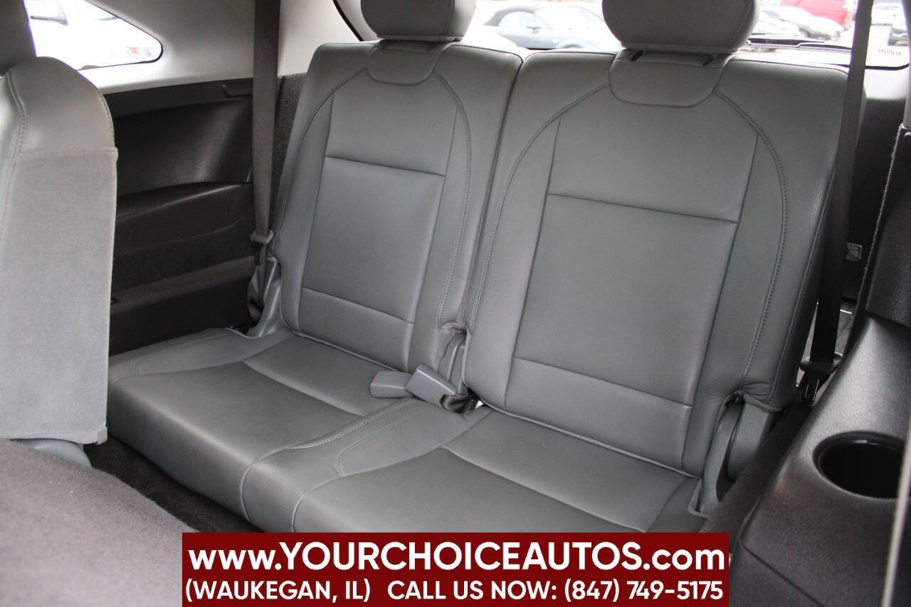 Vehicle image 23 of 49