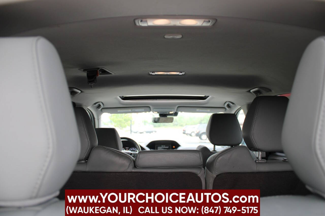 Vehicle image 17 of 49