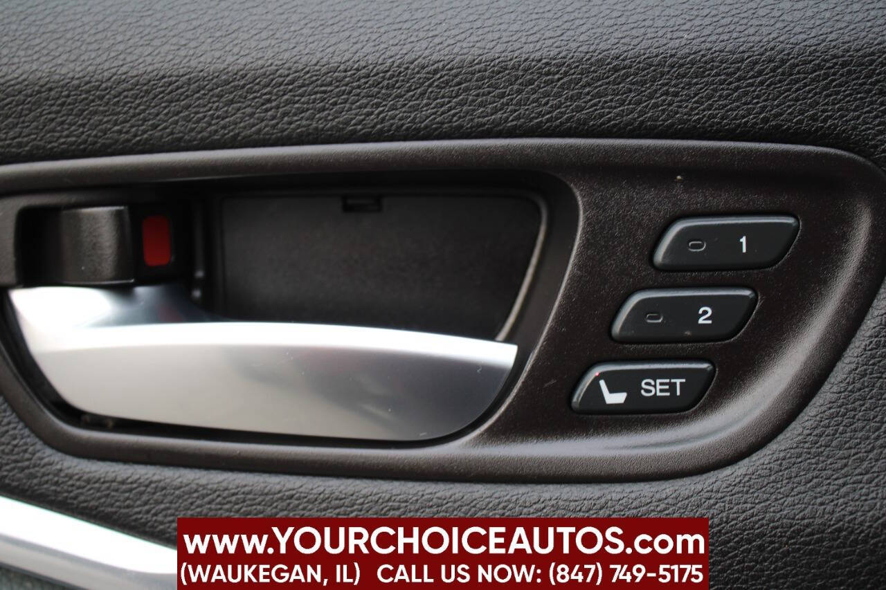 Vehicle image 37 of 49