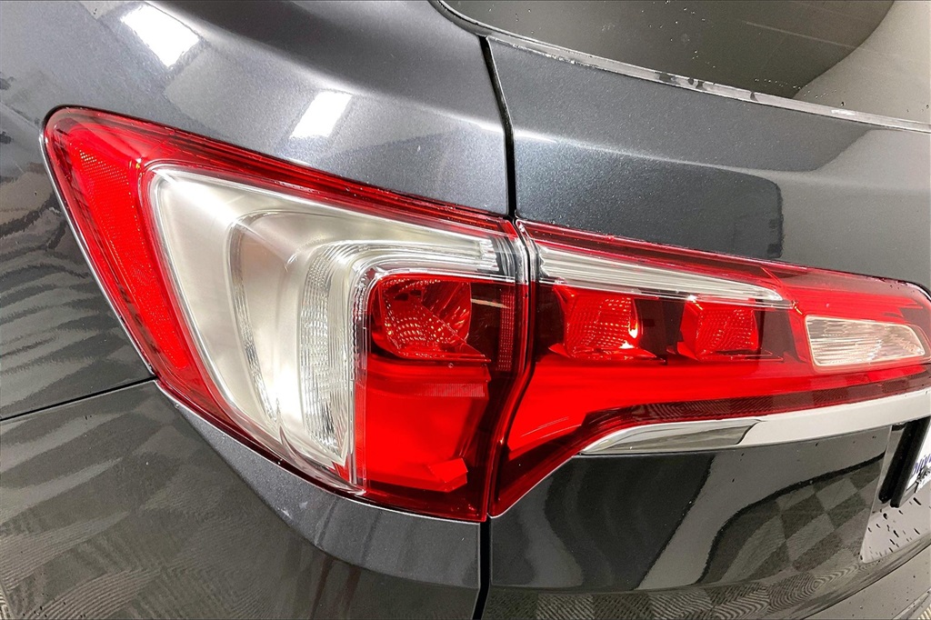 Vehicle image 27 of 30